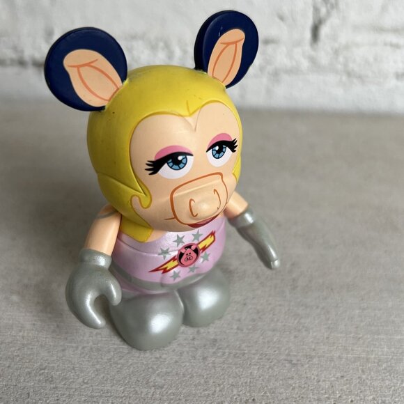 DISNEY Other - DISNEY VINYLMATION Muppets Series 2 Pigs in Space First Mate Piggy 3" Figurine